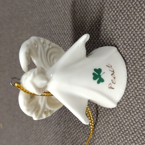 Other - Delicate ivory angel ornament
